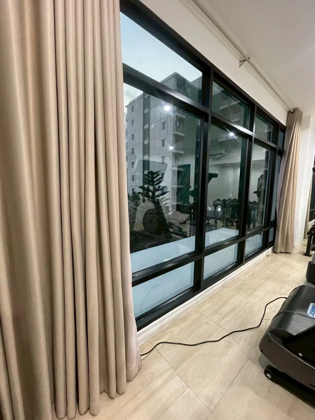 งานติดฟิล์มกรองแสงที่ KEEN Residence ประชาอุทิศ 45 รูปที่ 8