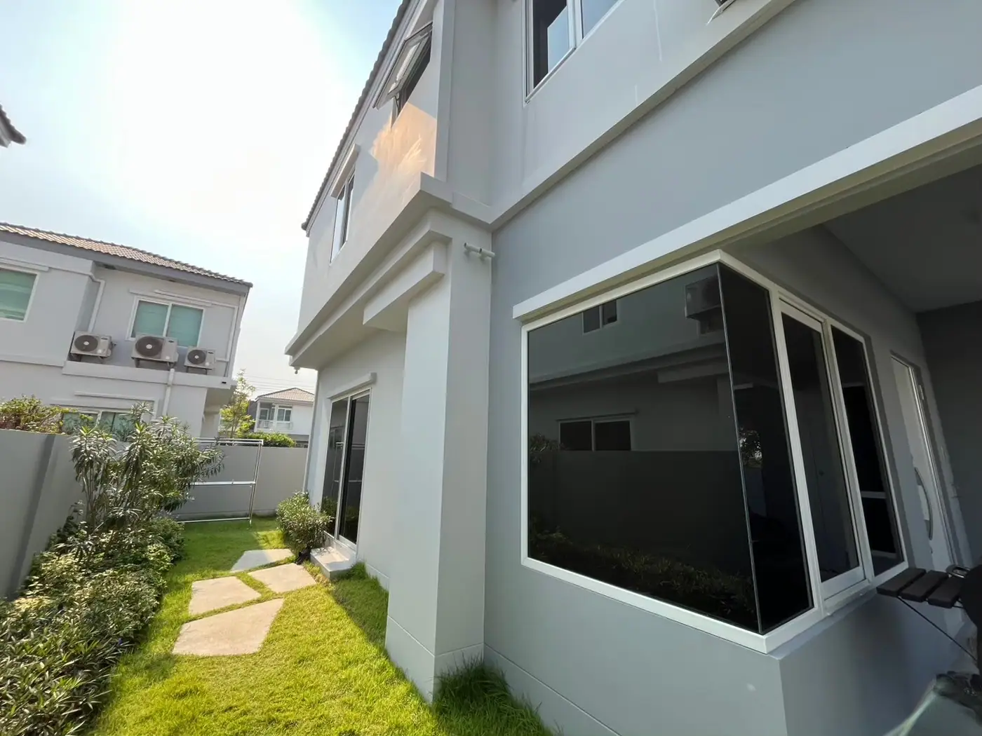 งานติดฟิล์มกรองแสงที่ inizio ศรีนครินทร์ รูปที่ 4