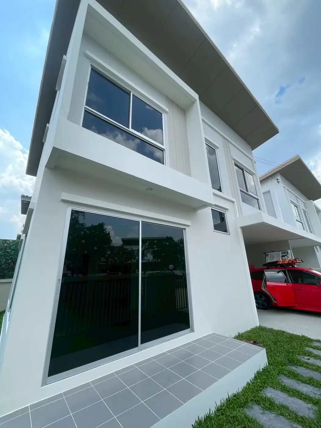 งานติดฟิล์มกรองแสงที่ ชลบุรี โครงการ casa grand sriracha รูปที่ 2