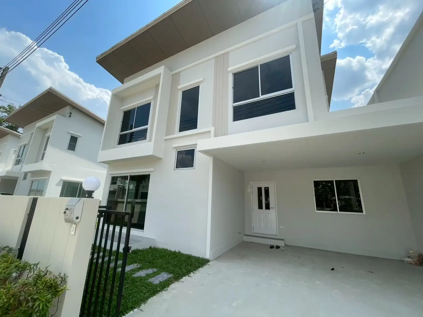 งานติดฟิล์มกรองแสงที่ ชลบุรี โครงการ casa grand sriracha รูปที่ 3