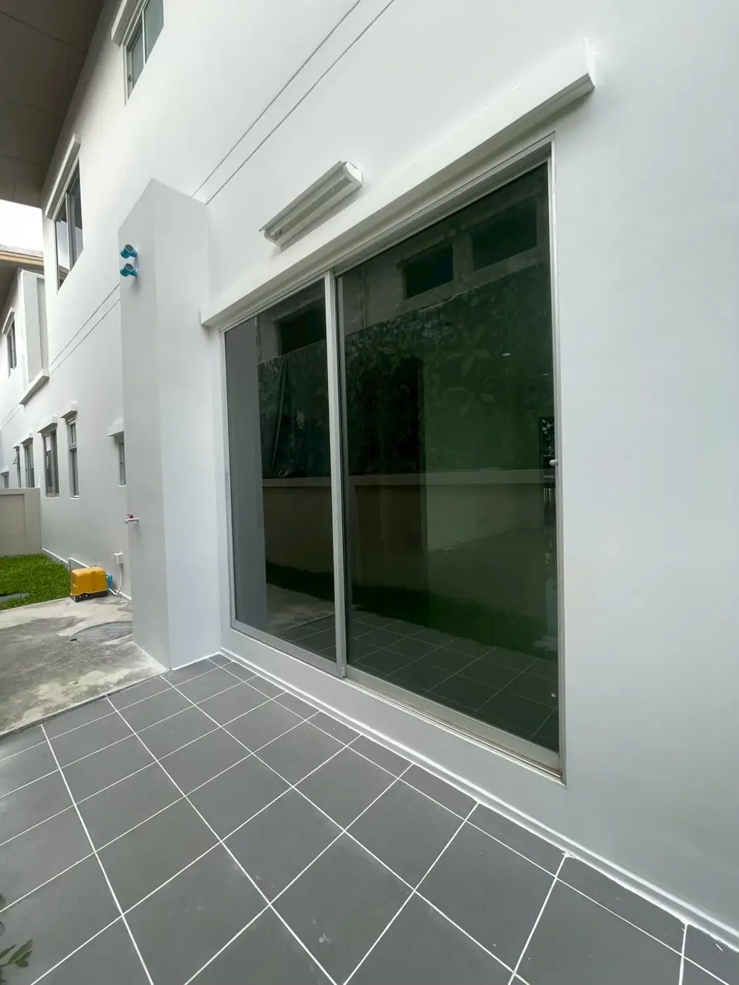 งานติดฟิล์มกรองแสงที่ ชลบุรี โครงการ casa grand sriracha รูปที่ 5