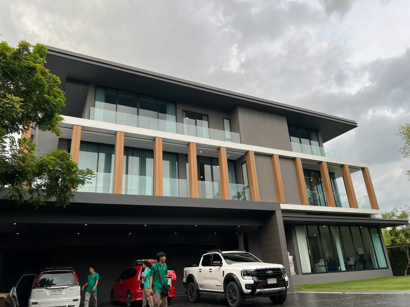 งานติดฟิล์มกรองแสงที่ บ้านอิสระ บางนา รูปที่ 4