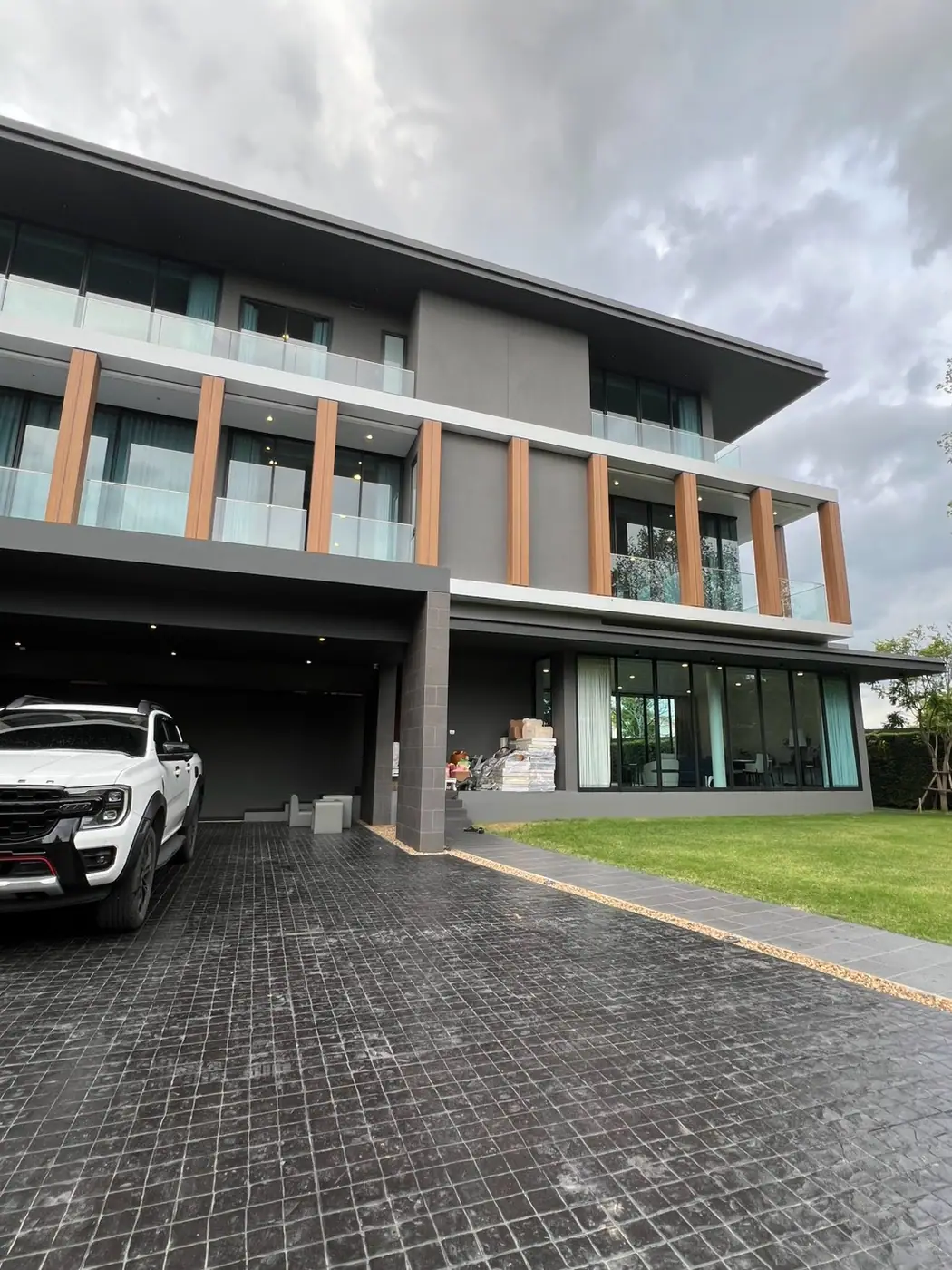 งานติดฟิล์มกรองแสงที่ บ้านอิสระ บางนา รูปที่ 7