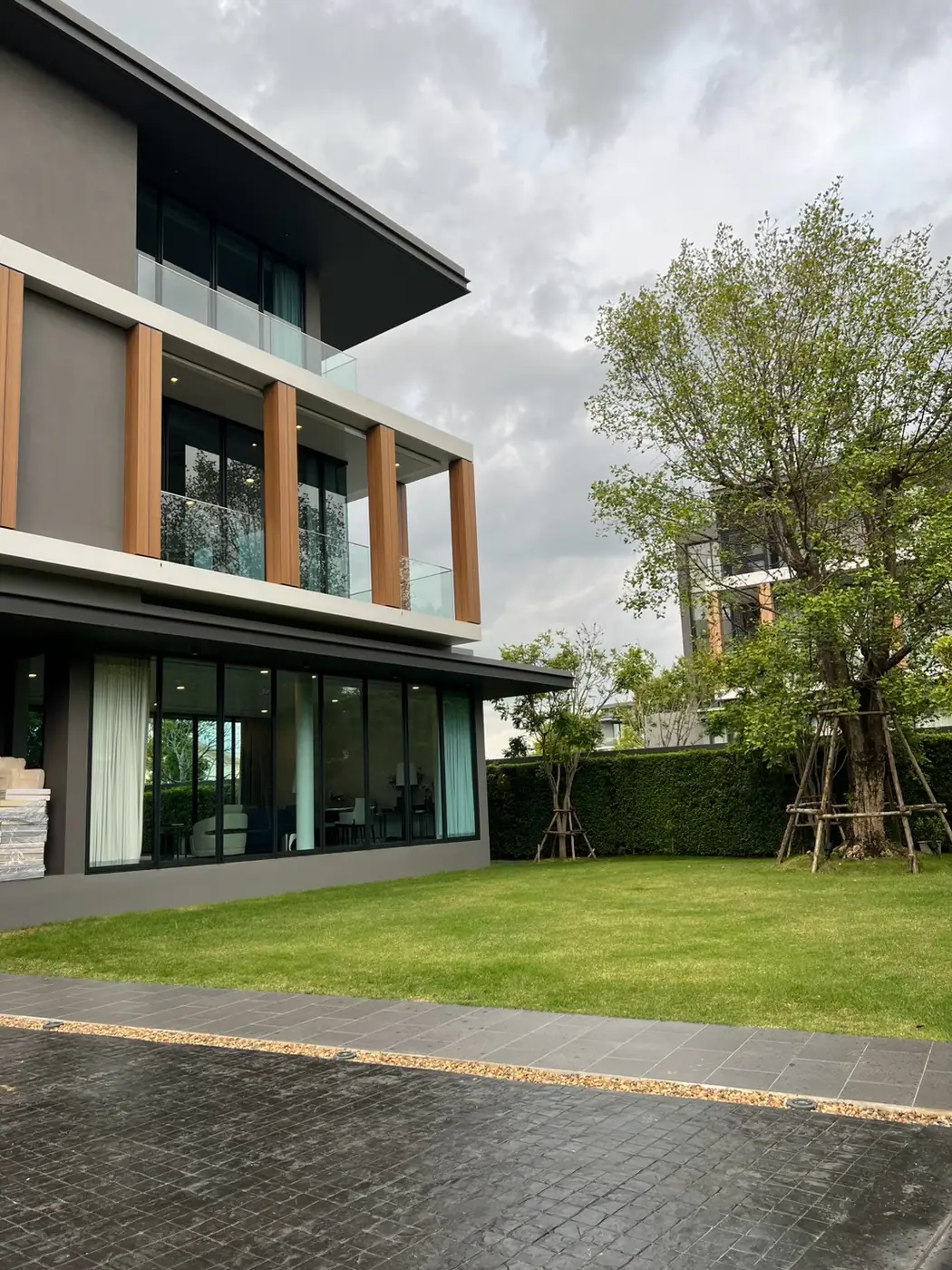 งานติดฟิล์มกรองแสงที่ บ้านอิสระ บางนา รูปที่ 8