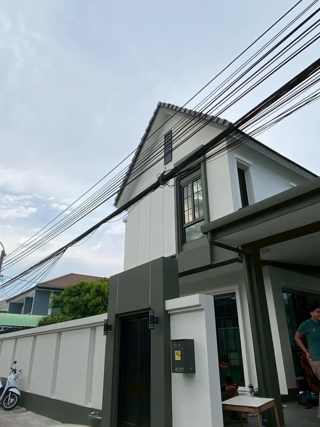 งานติดฟิล์มกรองแสงที่ ม.3 ซ.บุญศิริ 16 ต.บางเมือง รูปที่ 8