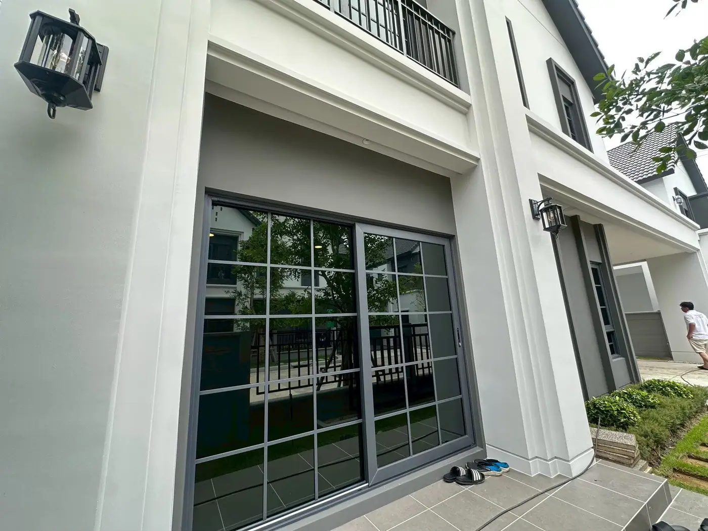 งานติดฟิล์มกรองแสงที่ มบ. Centro Rama5 Nakorn in รูปที่ 2