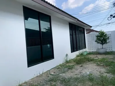 งานติดฟิล์มกรองแสงที่ มบ. พงษ์เพชรแจ้งวัฒนะ 14 บ้านสร้างเอง