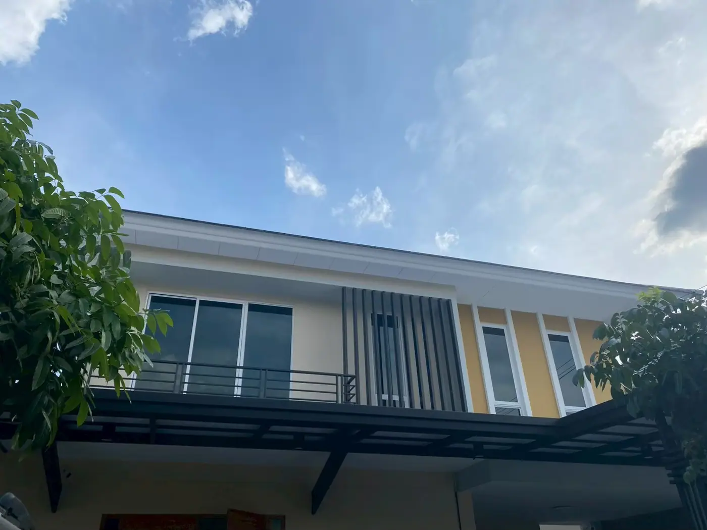 งานติดฟิล์มกรองแสงที่ มิราเคิลแกรนด์วิลล์ ระยอง รูปที่ 4