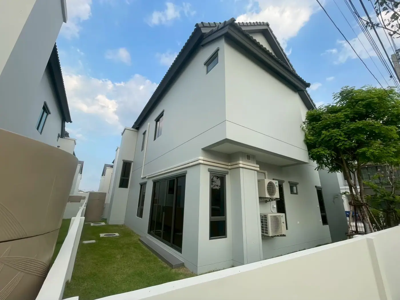 งานติดฟิล์มกรองแสงที่ สราญสิริ - ประชาอุทิศ 90 รูปที่ 2