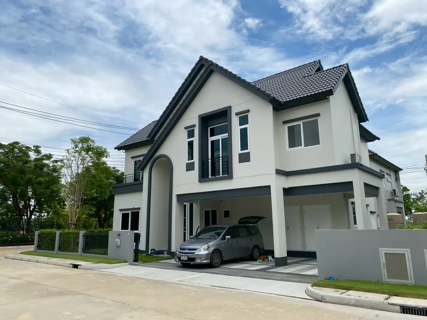 งานติดฟิล์มกรองแสงที่ สราญสิริ จตุโชติ รูปที่ 4