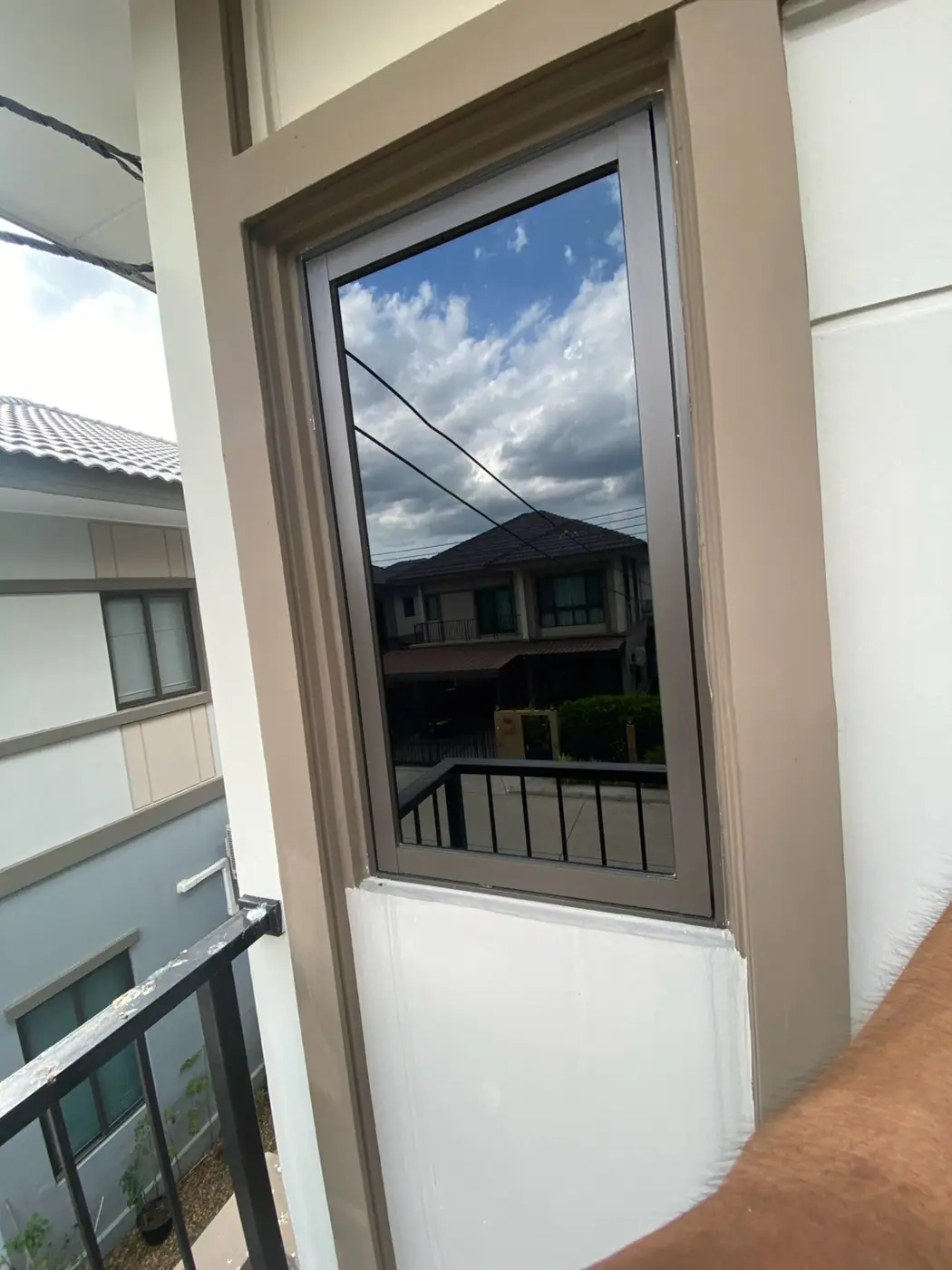 งานติดฟิล์มกรองแสงที่ หมู่บ้าน ภัสสร เพรสทีจ รูปที่ 8