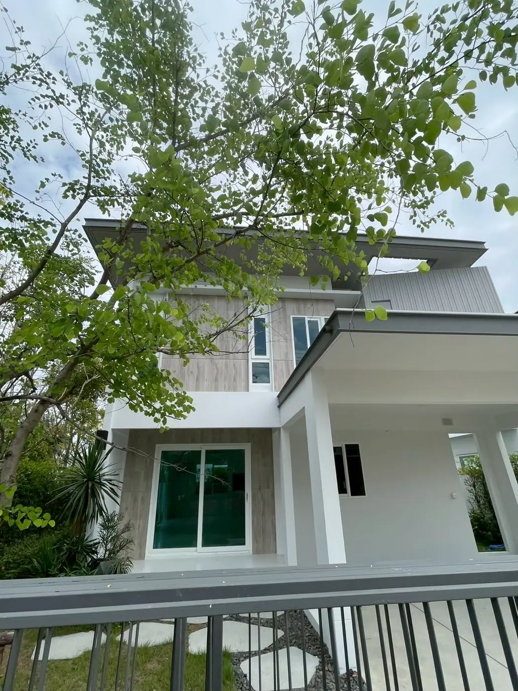 งานติดฟิล์มกรองแสงที่ หมู่บ้านพฤกษ์ลดา รูปที่ 6