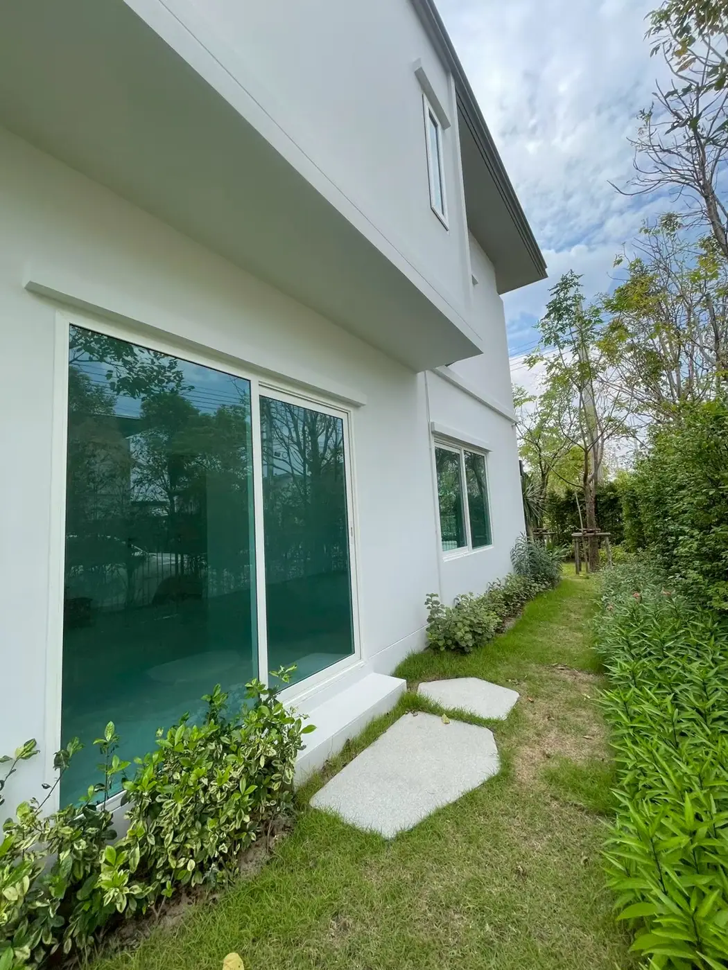 งานติดฟิล์มกรองแสงที่ หมู่บ้านพฤกษ์ลดา รูปที่ 7