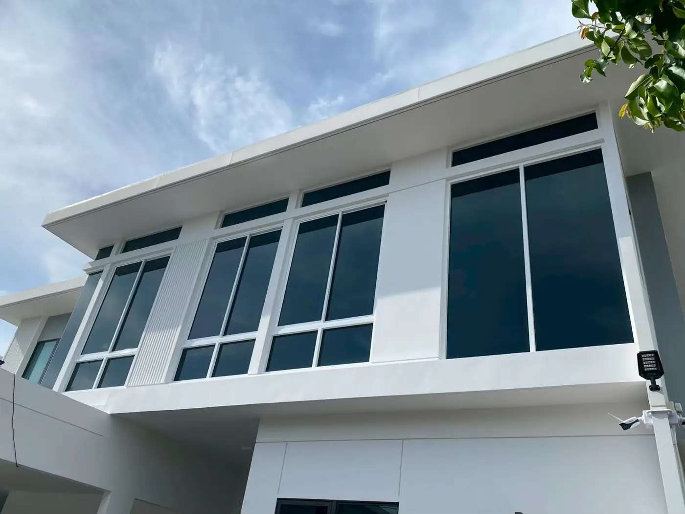 งานติดฟิล์มกรองแสงที่ หมู่บ้านมัณฑนา รูปที่ 8