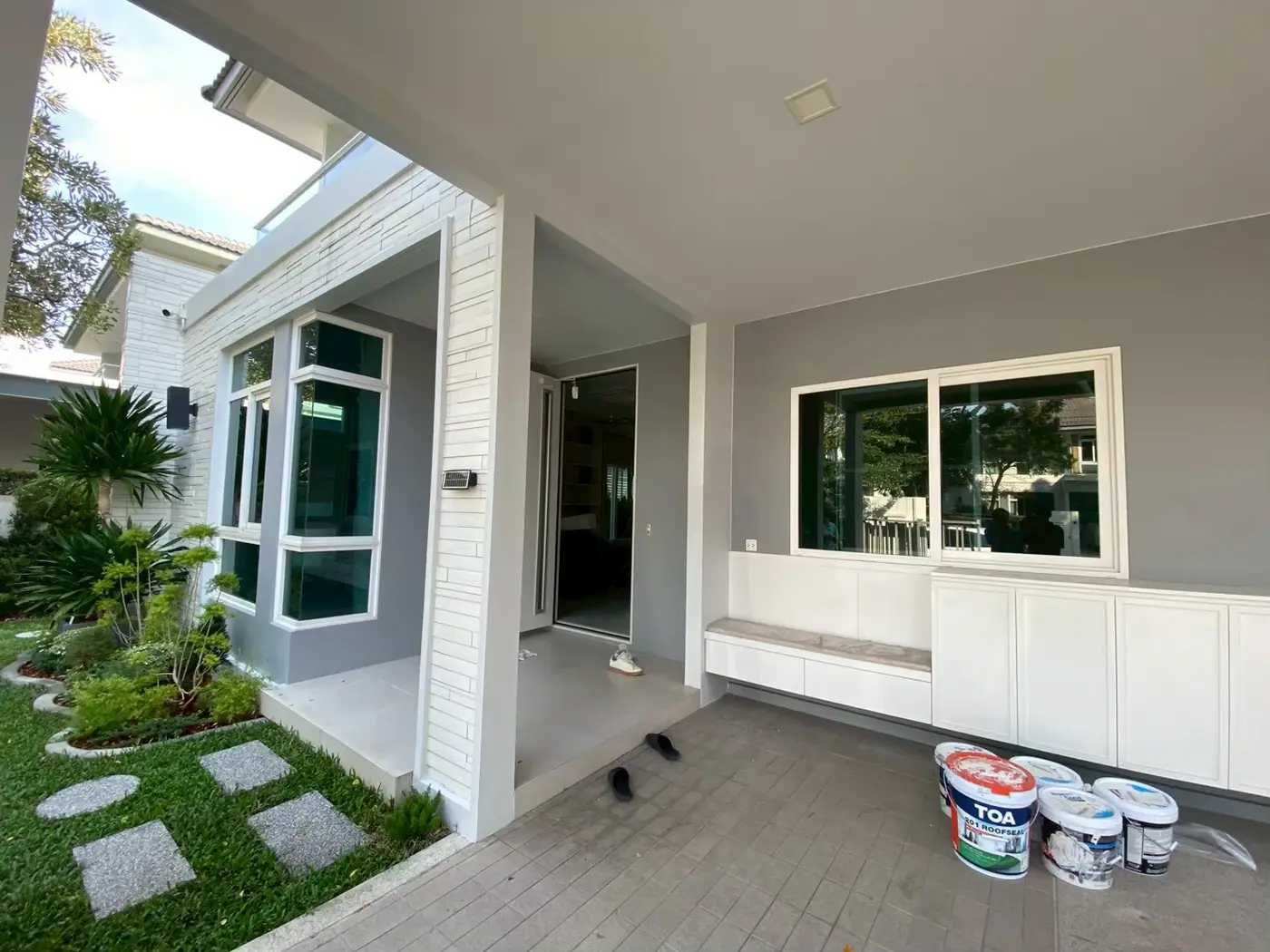 งานติดฟิล์มกรองแสงที่ หมู่บ้านมัณฑนาบางนา-วงแหวน รูปที่ 8