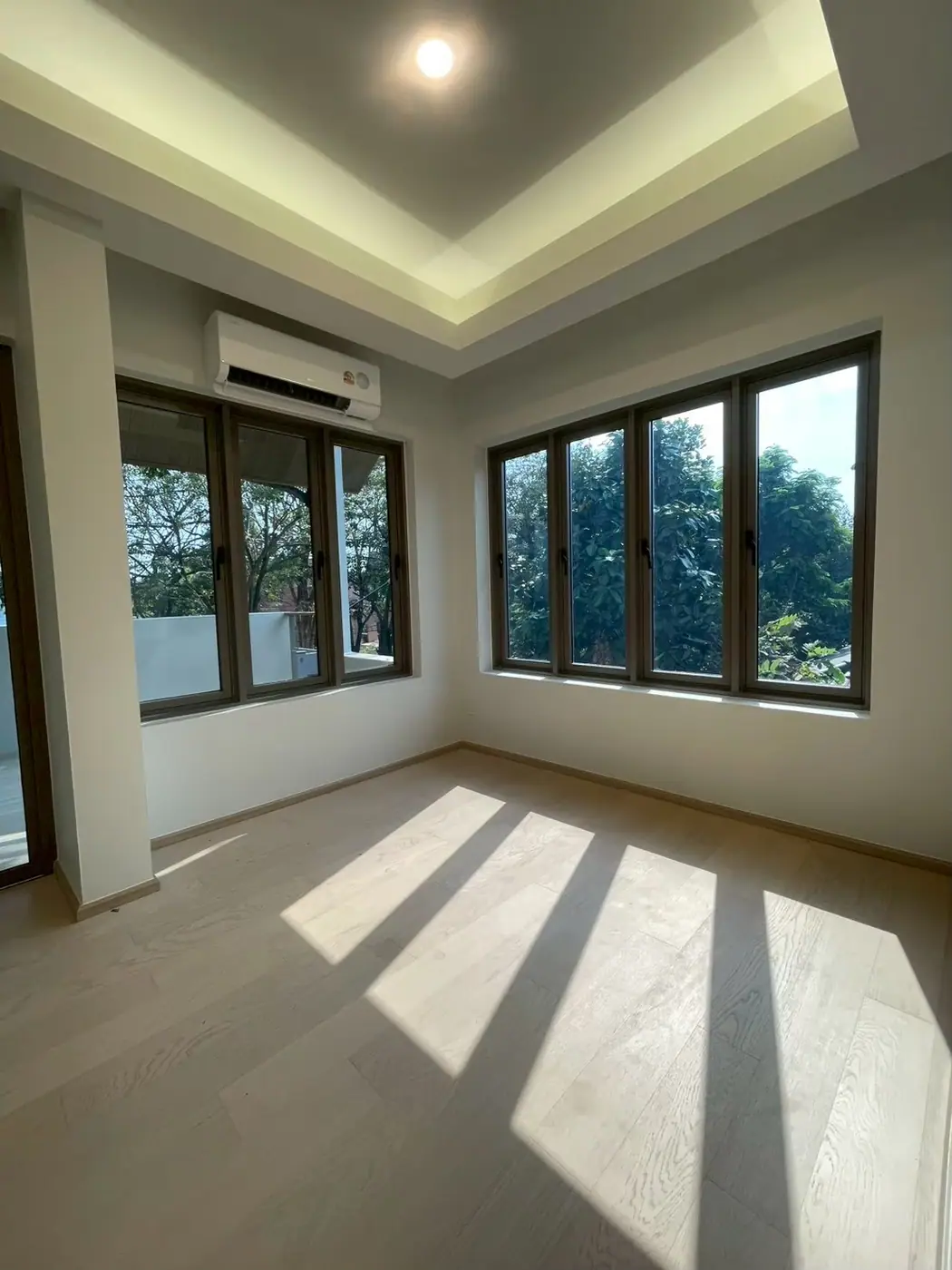 งานติดฟิล์มกรองแสงที่ หมู่บ้านลดาวัลย์ ปิ่นเกล้า รูปที่ 6