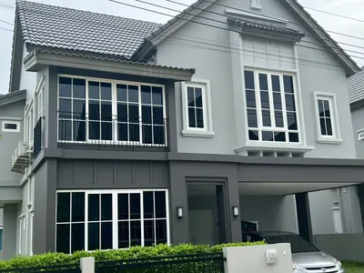 งานติดฟิล์มกรองแสงที่ หมู่บ้านสราญสิริ ศรีนครินทร์